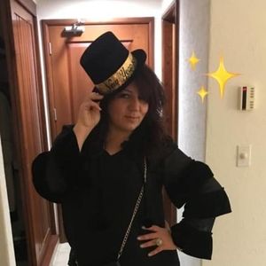 Meet your Posher, Deana